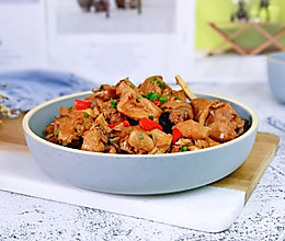 #我们约饭吧#红红椒烧鸡块的做法