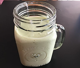 牛油果香蕉牛奶的做法