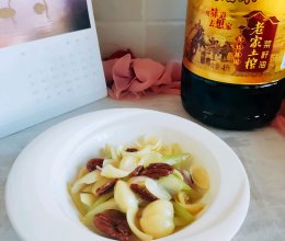 #《追着时间的厨房》节目同款美食复刻大赛#西芹百合炒碧根果的做法