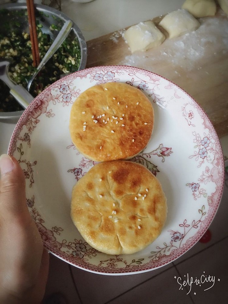 韭菜鸡蛋馅饼的做法