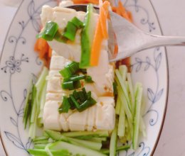 #夏日餐桌降温企划#凉拌内脂豆腐----3分钟菜谱的做法