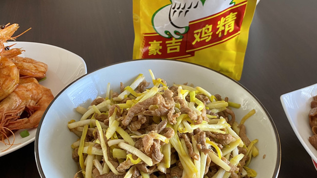 韭黄炒肉丝的做法
