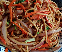 洋葱肉丝炒面的做法