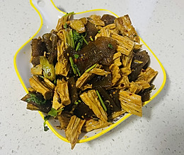 腐竹炒苕皮的做法