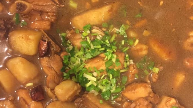 土豆焖鸡块的做法