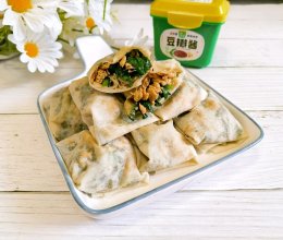 鸡蛋春韭春卷的做法