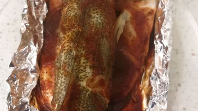 酱烤鲈鱼的做法