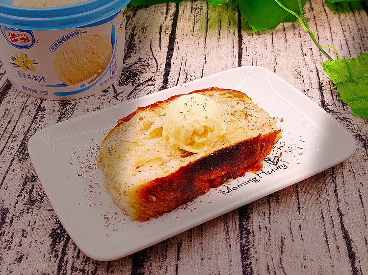 冰淇淋蜂蜜厚吐司的做法
