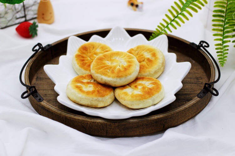 洋葱猪肉香菜发面馅饼的做法