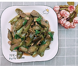 咸鱼九层塔炒茄子的做法