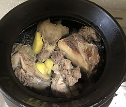 筒子骨汤的做法