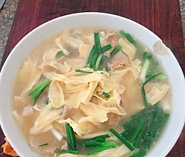 瘦肉腐竹汤的做法
