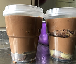 简单易操作的巧克力慕斯杯的做法