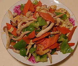 白玉菇胡萝卜青椒炒鸡蛋#厨此之外锦享美味#的做法
