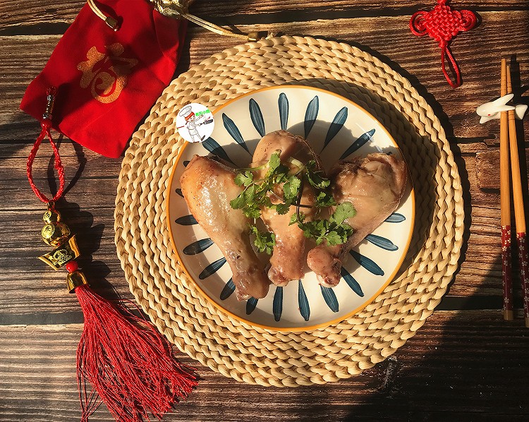 不加一滴水的 盐焗鸡腿的做法