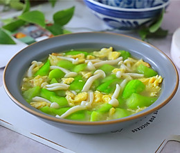 #一人一道拿手菜#  菌菇鸡蛋丝瓜汤的做法