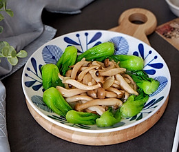 小油菜炒蟹味菇#节后清肠大作战#的做法