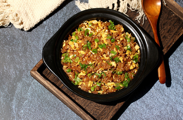 酱油炒饭的做法
