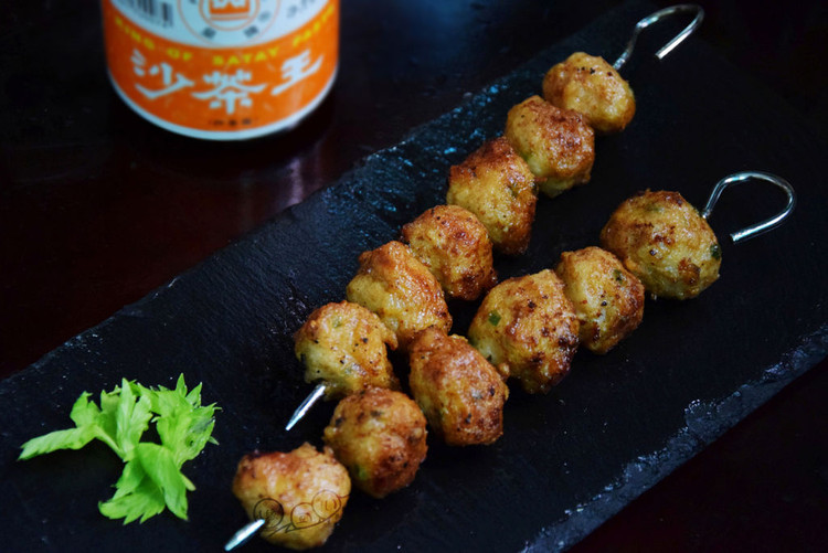 沙茶酱鸡肉丸子的做法