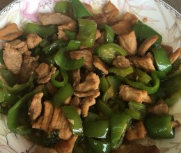 尖椒炒肉的做法