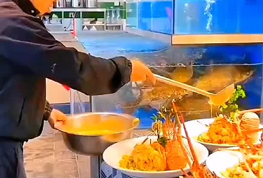 工厂聚餐年会尾牙宴龙虾宴席的做法