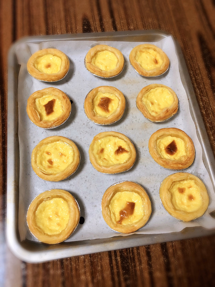 无需淡奶油的完美蛋挞液配方,不出门就能吃到香酥可口的蛋挞的做法