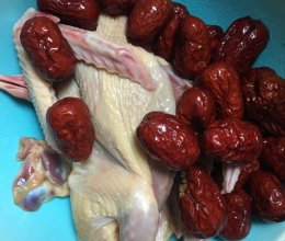 红枣乳鸽汤的做法