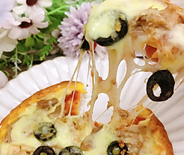 #西班牙橄榄西餐创意菜#西班牙黑橄榄金枪鱼披萨的做法