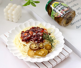 #旅行中的美味#快手肉末辣椒圈面的做法