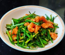 虾滑炒韭菜花的做法