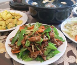 尖椒炒腊肥肠的做法