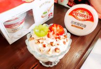 #享时光浪漫 品爱意鲜醇#酸奶油水果杯的做法