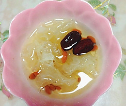 银耳红枣糖水的做法