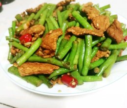 豆角炒肉片的做法