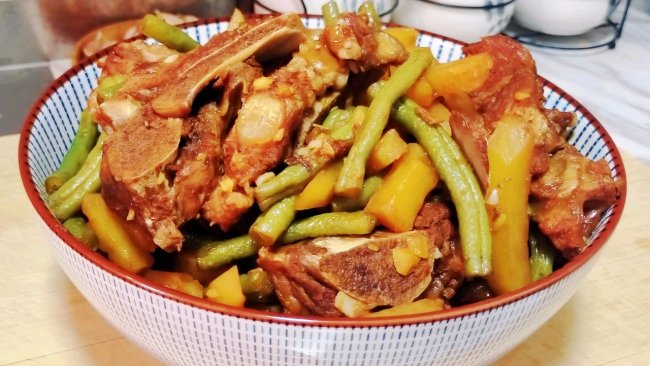 土豆豆角炖排骨的做法