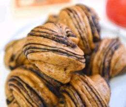 黑芝麻花卷 | 易小焙自发粉的美味魔法的做法