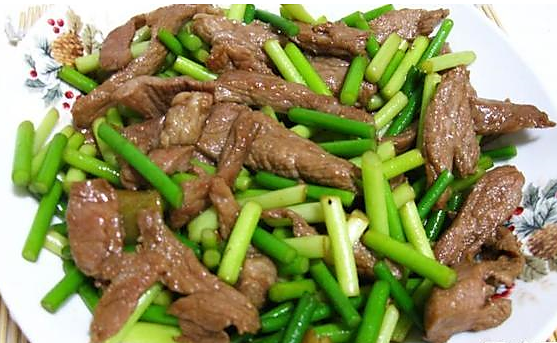 蒜台炒肉的做法