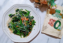 #夏日鲜味轻享健康#粉丝拌菠菜的做法