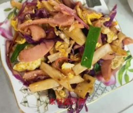 紫甘蓝炒饼的做法