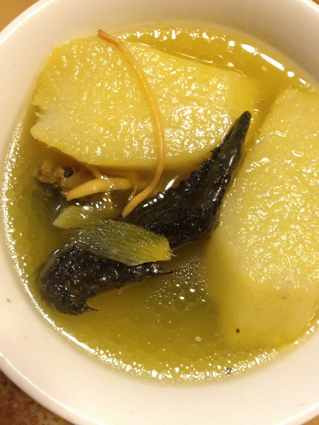 乌鸡淮山虫草汤的做法