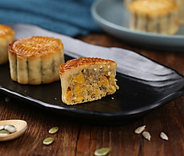 肉松和蛋黄碰撞出怎样的火花月饼！的做法