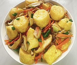#放假请来我的家乡吃# 鸡蛋豆腐炒香菇的做法