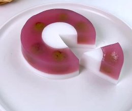 葡萄牛奶果冻蛋糕，低脂低卡，简单好吃又健康的小甜品的做法