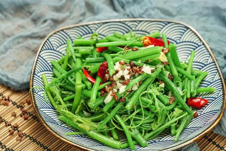 香炒丝瓜尖的做法