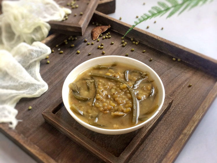 消暑佳品: 陈皮海带绿豆沙的做法