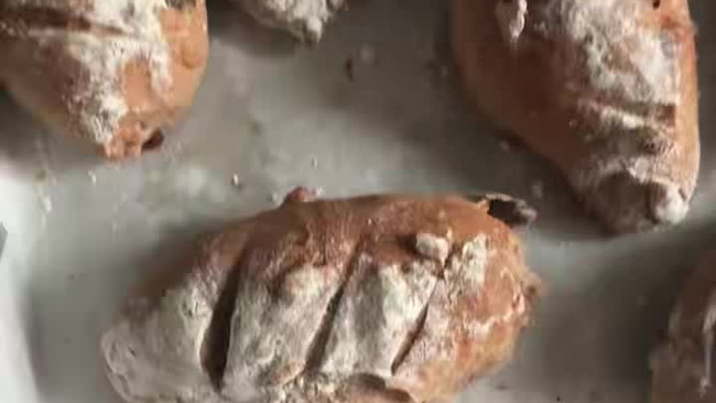 葡萄干坚果全麦无糖欧包的做法