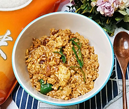 网红美食——青椒鸡蛋烩饭的做法