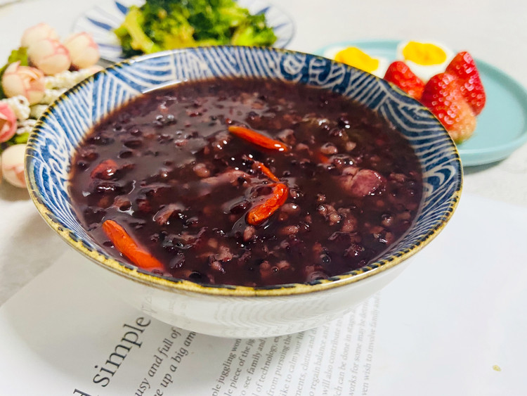 红枣黑米粥的做法