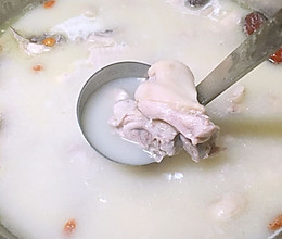 极品浓郁鲜鸡火锅汤底的做法