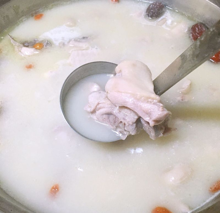 极品浓郁鲜鸡火锅汤底的做法